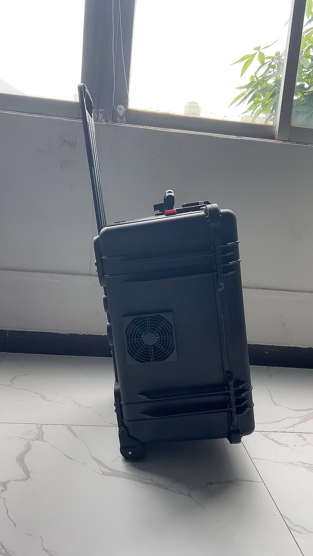 射洪手拉箱型移动通信干扰器